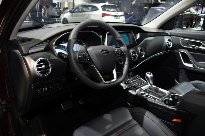 パクリは健在 日本人が手がけた中国車jac 瑞風s7 が登場 自動車情報 ニュース Web Cartop