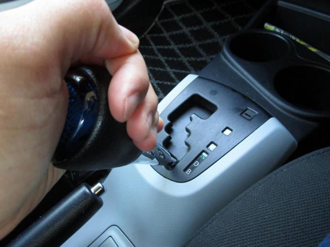 エンジンブレーキだけの減速は危険 ブレーキペダルを併用すべきケースとは 自動車情報 ニュース Web Cartop