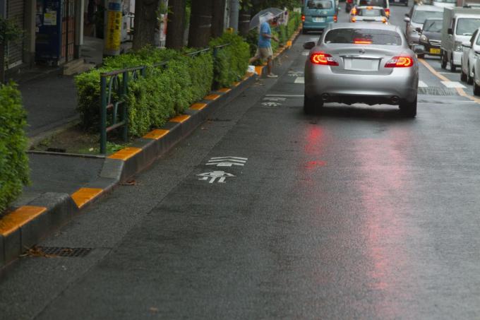 雨天時にクルマで走る時にできるだけ水たまりを避けるべき3つの理由 自動車情報 ニュース Web Cartop 雨天時にクルマで走る時にできるだけ水たまりを避けるべき3つの理由 自動車情報 ニュース Web Cartop