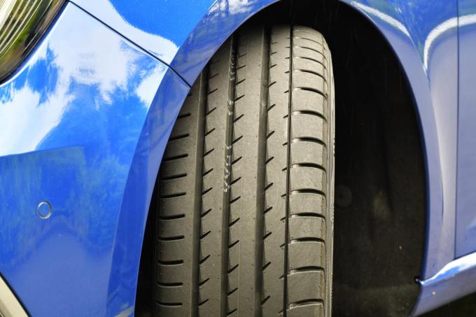 欧州プレミアムが認めたyokohama Advan Sport V105 の真価とは 前編 Carsmeet Web 自動車情報サイト Le Volant Carsmeet Web ル ボラン カーズミート ウェブ