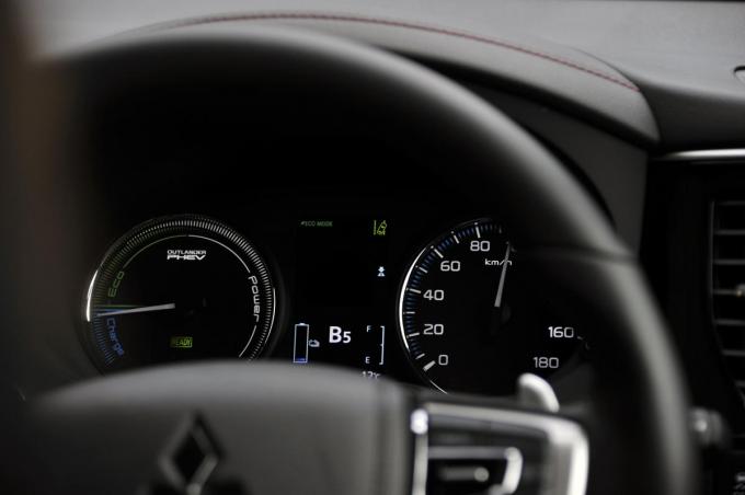 燃費と移動時間を考えると高速道路は何km Hで走ると効率がいいのか 自動車情報 ニュース Web Cartop