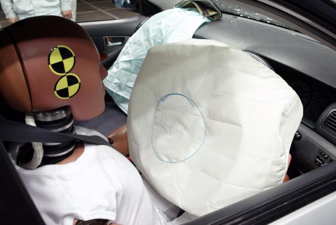古いクルマでも大丈夫 エアバッグに消費期限はないのか 自動車情報 ニュース Web Cartop