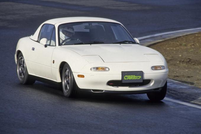 発売から30年経った今でも 初代ロードスター が愛され続ける理由とは 自動車情報 ニュース Web Cartop 発売から30年経った今でも 初代ロードスター が愛され続ける理由とは 自動車情報 ニュース Web Cartop