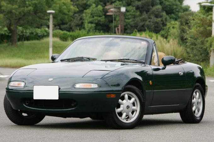 発売から30年経った今でも 初代ロードスター が愛され続ける理由とは 自動車情報 ニュース Web Cartop 発売から30年経った今でも 初代ロードスター が愛され続ける理由とは 自動車情報 ニュース Web Cartop
