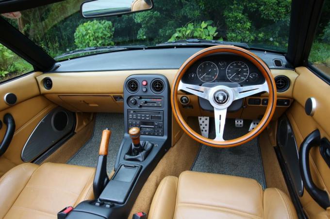 発売から30年経った今でも 初代ロードスター が愛され続ける理由とは 自動車情報 ニュース Web Cartop 発売から30年経った今でも 初代ロードスター が愛され続ける理由とは 自動車情報 ニュース Web Cartop