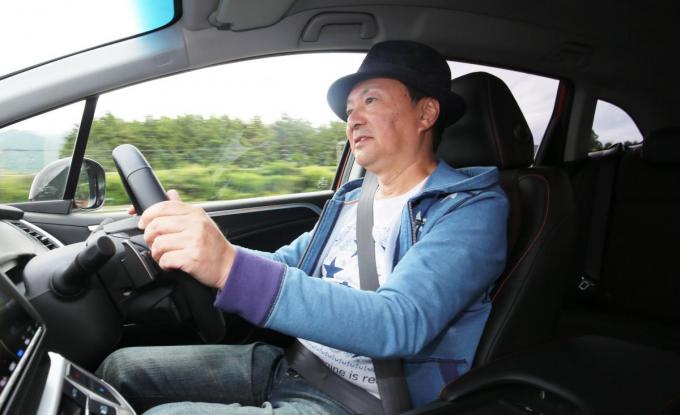 試乗 使えない3列目は潔く排除 5人乗りを追加したホンダ ジェイドは走りも痛快 自動車情報 ニュース Web Cartop