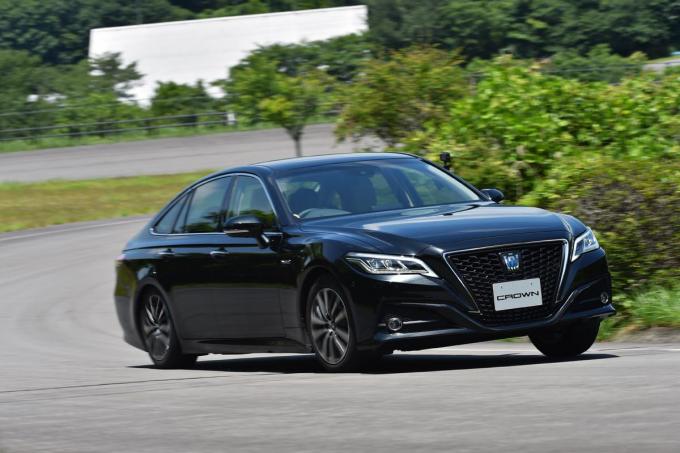 試乗 オヤジ御用達のクラウンをニュルで仕上げた 新型クラウンは走りで勝負 自動車情報 ニュース Web Cartop 4ページ目