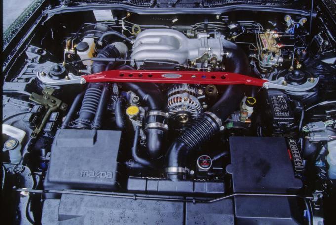 中古でも激減中! 平成12年排出ガス規制で消えた名エンジン3選と搭載車