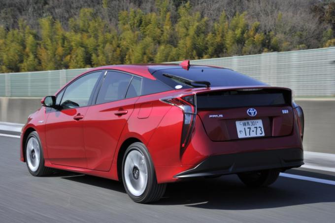 燃費良好で人気のハイブリッド車 エンジン車と比較したデメリットとは 自動車情報 ニュース Web Cartop 燃費良好で人気のハイブリッド車 エンジン車と比較したデメリットとは 自動車情報 ニュース Web Cartop