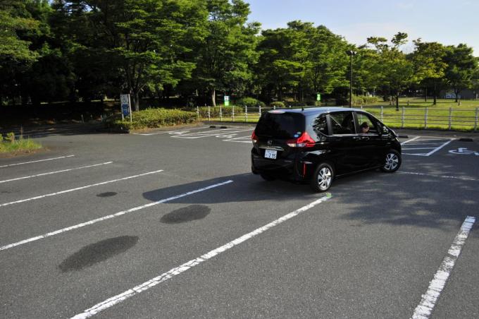 夜間の後方視界の確保 後続車へのアピール バックランプ 後退灯 の役割とは 自動車情報 ニュース Web Cartop