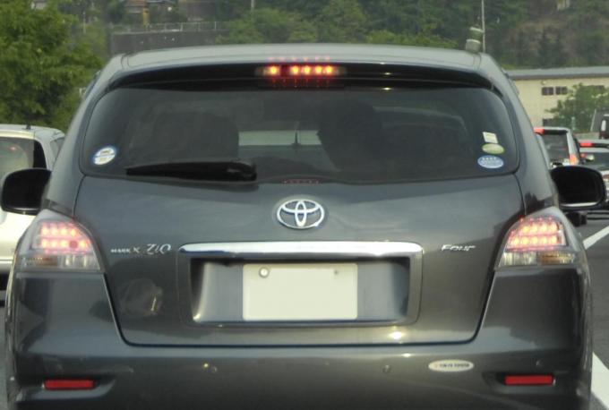 今主流のledテールライトは一粒でも欠けたら違反 自動車情報 ニュース Web Cartop