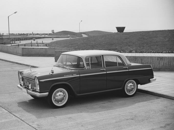 日本の高級車の歴史はトヨタ・クラウンの歴史！ 歴代14モデルを 