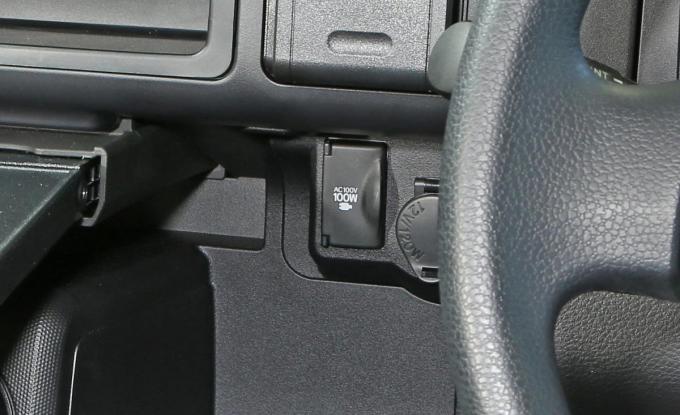 画像ギャラリー 乗用車にはなぜ採用されない 営業車ならではの超便利装備3選 画像2 自動車情報 ニュース Web Cartop