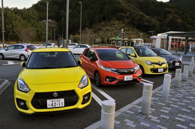 最近の高速道路のsa Paの駐車枠が斜めになっている理由とは 自動車情報 ニュース Web Cartop 最近の高速道路のsa Paの駐車枠が斜めになっている理由とは 自動車情報 ニュース Web Cartop