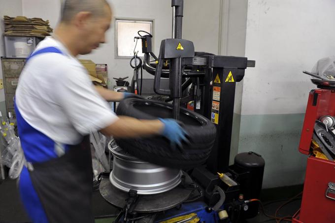 タイヤ交換をディーラーで行うメリットはある 同じ銘柄でも量販店とはモノが違う場合も 自動車情報 ニュース Web Cartop