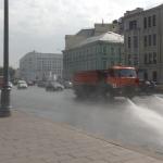 【画像】道路を美化してクルマを汚す！　はた迷惑なモスクワ名物散水車軍団とは 〜 画像1