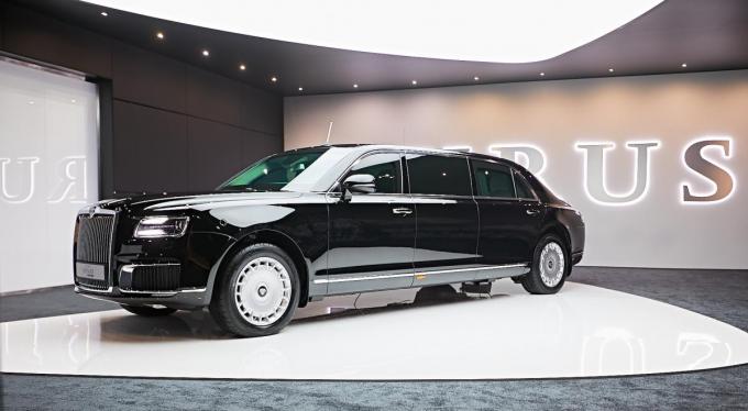 海外メーカーがほぼ出ないモスクワショーで注目を集めたプーチン大統領専用車の正体とは 自動車情報 ニュース Web Cartop 海外メーカーがほぼ出ないモスクワショーで注目を集めたプーチン大統領専用車の正体とは 自動車情報 ニュース Web Cartop