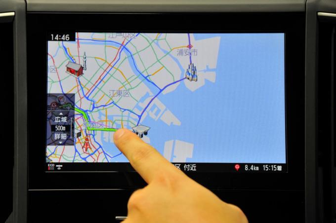 スマホはNGでカーナビの操作はOK? 危険な「ながら運転」の線引きとは