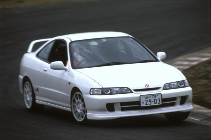 若者がクルマに熱狂していた90年代に旋風を巻き起こした国産車10選 後編 自動車情報 ニュース Web Cartop 若者がクルマに熱狂していた90年代に旋風を巻き起こした国産車10選 後編 自動車情報 ニュース Web Cartop