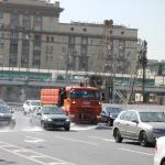 【画像】道路を美化してクルマを汚す！　はた迷惑なモスクワ名物散水車軍団とは 〜 画像3