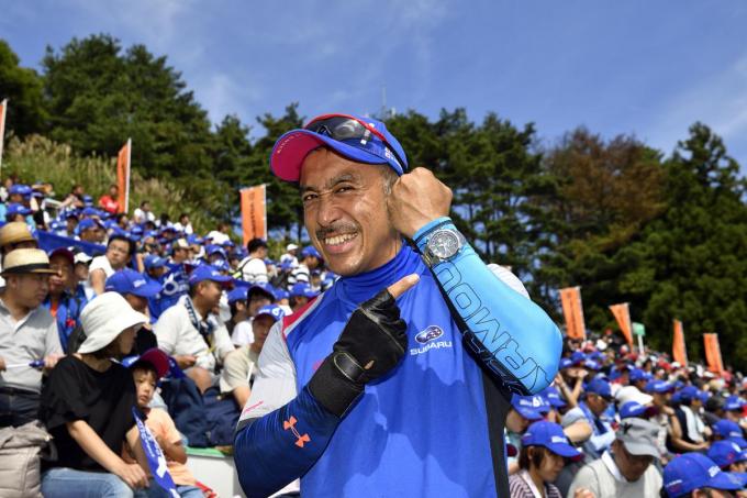 腕時計をしなかったSUBARU応援団長がレース現場でカシオEDIFICEを使うようになったワケ