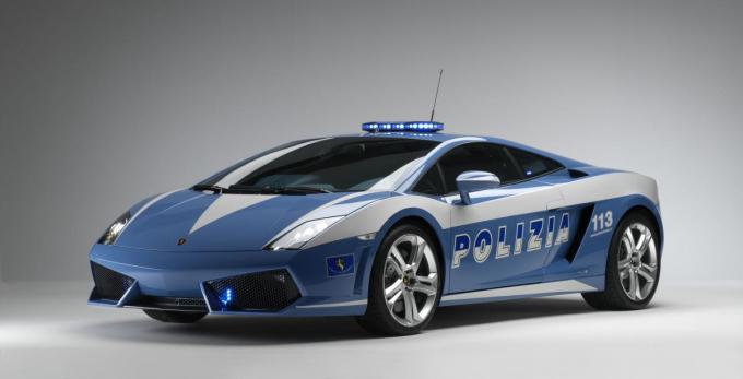 栃木県警パトカーのgt Rも真っ青 世界のスーパーパトカー4選 自動車情報 ニュース Web Cartop 栃木県警パトカーのgt Rも真っ青 世界のスーパーパトカー4選 自動車情報 ニュース Web Cartop