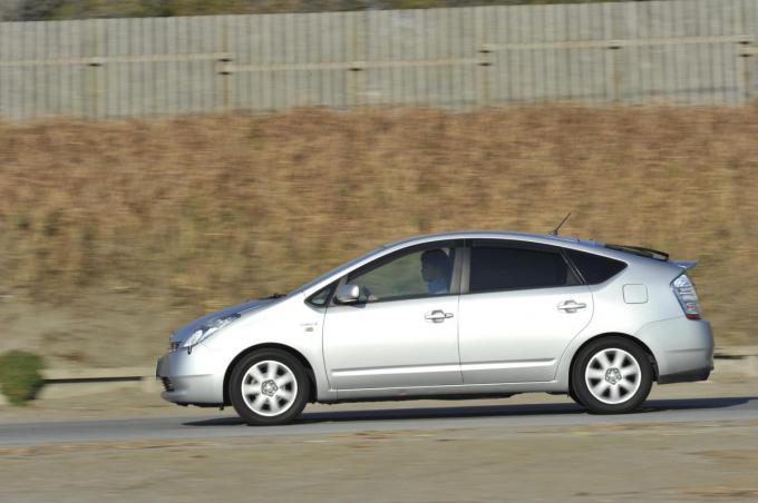 なぜハイブリッドカーのブレーキに違和感を感じるのか 自動車情報 ニュース Web Cartop なぜハイブリッドカーのブレーキに違和感を感じるのか 自動車情報 ニュース Web Cartop
