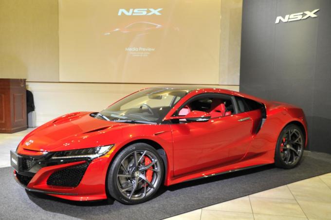 ホンダがnsxを大幅改良 ボディ色に開発者も躊躇するほど鮮烈なオレンジを追加 自動車情報 ニュース Web Cartop