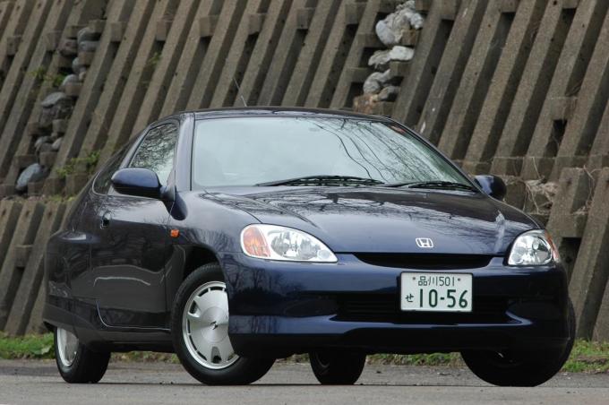 あまりに先を行きすぎてヒットを逃した平成の残念な迷車3選 自動車情報 ニュース Web Cartop あまりに先を行きすぎてヒットを逃した平成の残念な迷車3選 自動車情報 ニュース Web Cartop