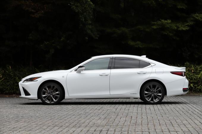 Is Gs Lsとセダンが充実するレクサスが新たにesを投入する狙いとは 自動車情報 ニュース Web Cartop Is Gs Lsとセダンが充実するレクサスが新たにesを投入する狙いとは 自動車情報 ニュース Web Cartop