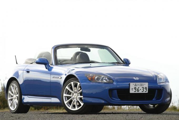 中古で安価でも引け目なし 10年落ちでも古さを感じさせないクルマ３選 自動車情報 ニュース Web Cartop