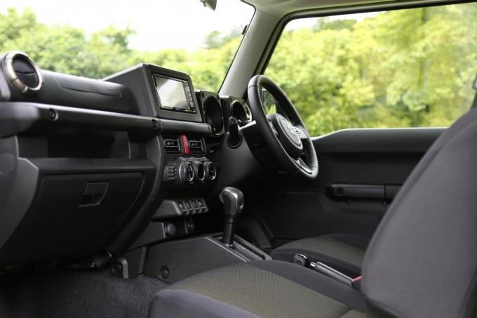 今どき10速も存在するのにスズキ ジムニーがいまだに4速atを採用するワケ 自動車情報 ニュース Web Cartop 今どき10速も存在するのにスズキ ジムニーがいまだに4速atを採用するワケ 自動車情報 ニュース Web Cartop