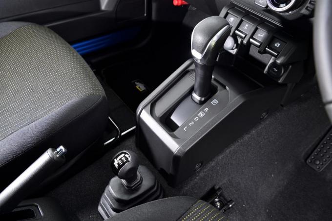 今どき10速も存在するのにスズキ ジムニーがいまだに4速atを採用するワケ 自動車情報 ニュース Web Cartop 今どき10速も存在するのにスズキ ジムニーがいまだに4速atを採用するワケ 自動車情報 ニュース Web Cartop