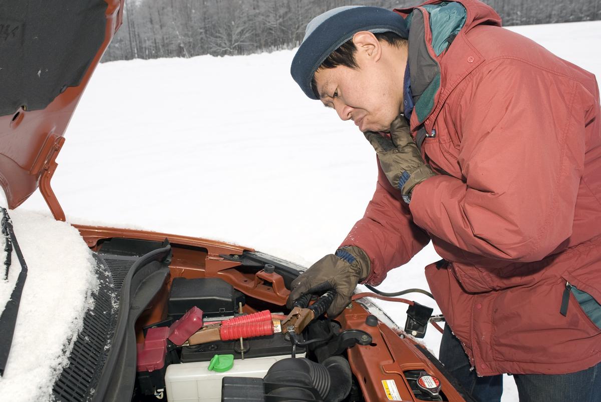 ライトの消し忘れだけじゃない 誰でも起こるバッテリー上がりの要因5つ 自動車情報 ニュース Web Cartop ライトの消し忘れだけじゃない 誰でも起こるバッテリー上がりの要因5つ 自動車情報 ニュース Web Cartop