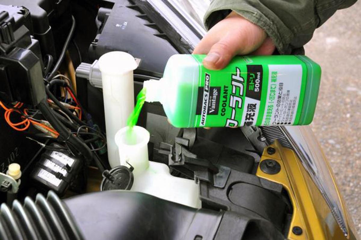 じつは義務のものも クルマの液類が鮮やかに色づけられているワケ 自動車情報 ニュース Web Cartop じつは義務のものも クルマの液類が鮮やかに色づけられているワケ 自動車情報 ニュース Web Cartop