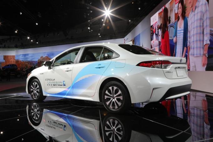 ムービー 日本仕様についての情報も 新型カローラ開発主査を直撃インタビュー 自動車情報 ニュース Web Cartop ムービー 日本仕様についての情報も 新型カローラ開発主査を直撃インタビュー 自動車情報 ニュース Web Cartop