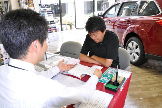 新車購入の消費税増税適用タイミングは契約時ではなく登録日！　生産遅れなどの際のディーラーの対応は？