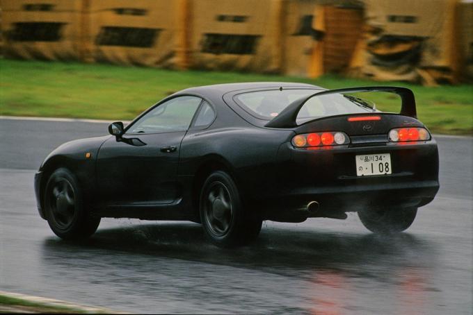 スポーツ車の代名詞だった大きなリヤウイングを市販車から見かけなくなった理由とは 自動車情報 ニュース Web Cartop