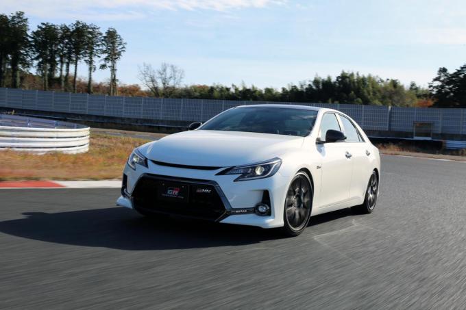 試乗 操る喜び満点 新型トヨタ マークx Grmnをドリキン土屋圭市がサーキットで試乗 自動車情報 ニュース Web Cartop