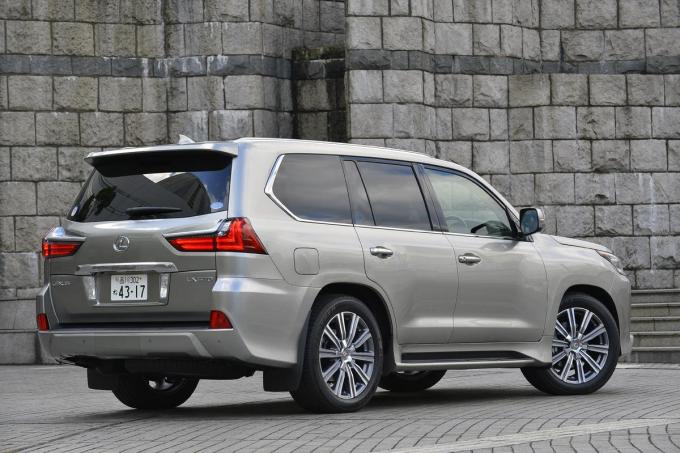 画像ギャラリー 悪燃費ゆえの巨大胃袋 バカでかいガソリンタンク容量をもつ国産乗用車4選 画像5 自動車情報 ニュース Web Cartop 画像ギャラリー 悪燃費ゆえの巨大胃袋 バカでかいガソリンタンク容量をもつ国産乗用車4選 画像5 自動車情報 ニュース Web Cartop