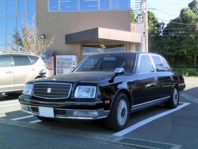 悪燃費ゆえの巨大胃袋!?　バカでかいガソリンタンク容量をもつ国産乗用車４選