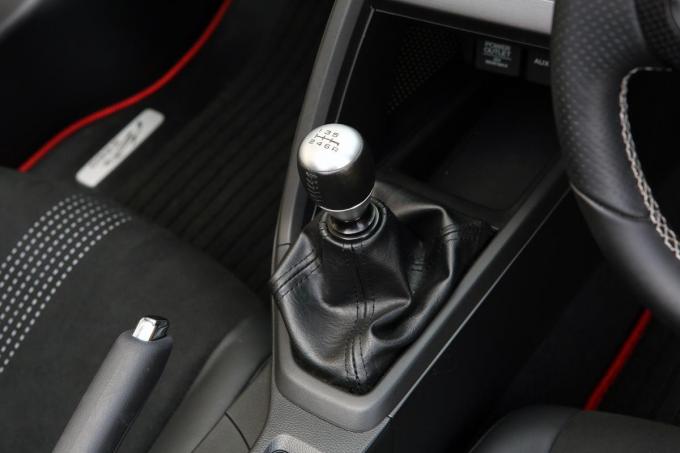 レーシングドライバーが選ぶ Mtで楽しめる歴代軽自動車ランキングtop5 自動車情報 ニュース Web Cartop レーシングドライバーが選ぶ Mtで楽しめる歴代軽自動車ランキングtop5 自動車情報 ニュース Web Cartop
