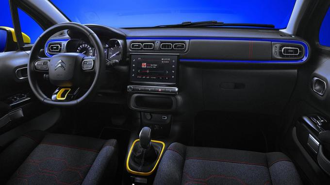 画像ギャラリー フランスのファッションブランドとコラボしたシトロエンc3の特別仕様車が100台限定で発売 画像5 自動車情報 ニュース Web Cartop