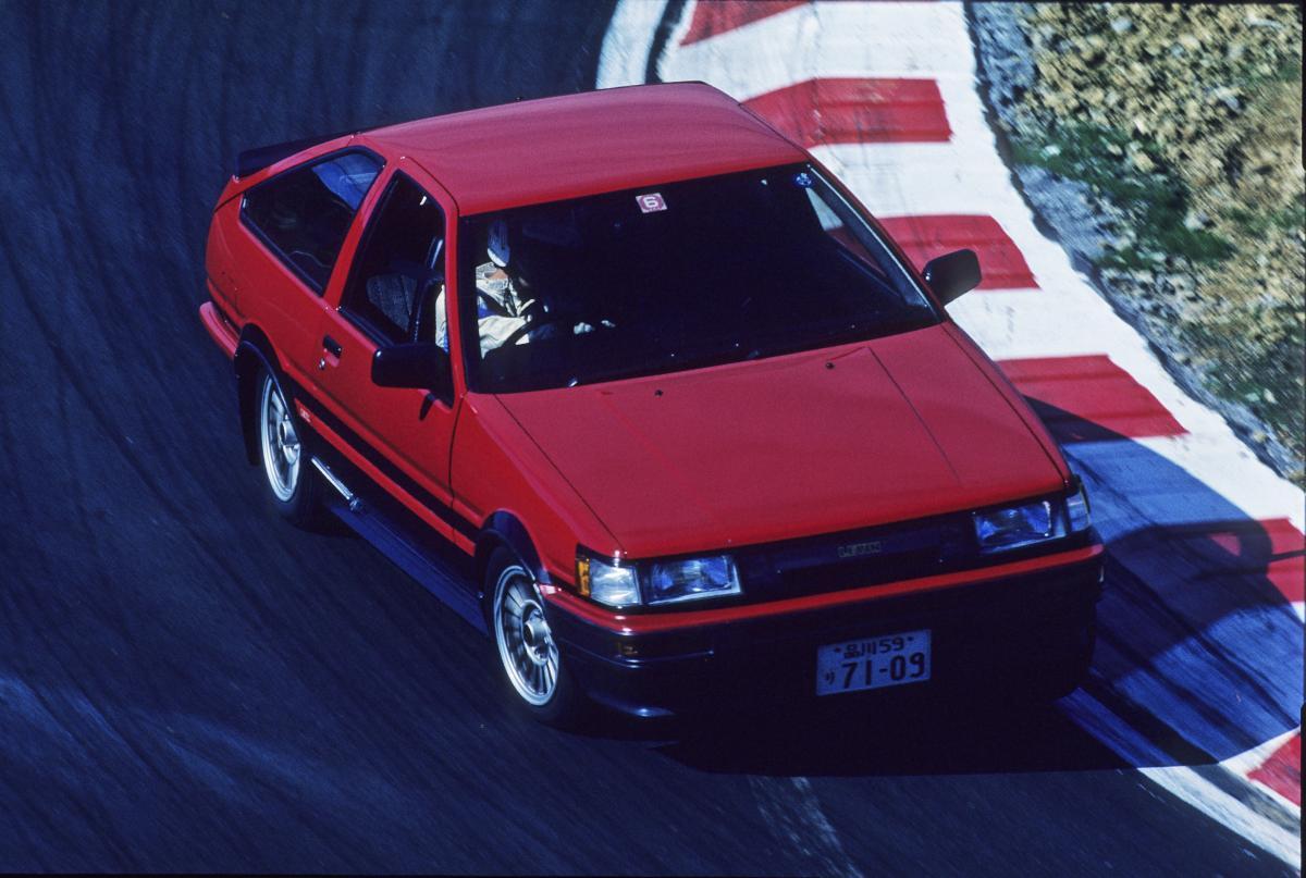 燃料計が動いて見えるほど大ガス喰い でも楽しすぎる走り屋泣かせの国産スポーツ車5選 自動車情報 ニュース Web Cartop 2ページ目 燃料計が動いて見えるほど大ガス喰い でも楽しすぎる走り屋泣かせの国産スポーツ車5選 自動車情報 ニュース Web Cartop 2ページ目