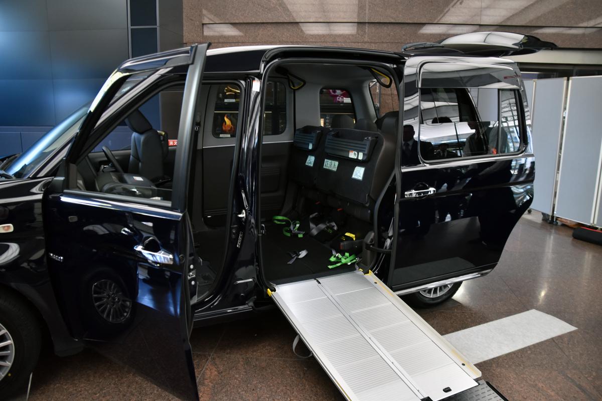 利用者からの不満が噴出 トヨタがjpnタクシーの車いす乗降機能を改良 自動車情報 ニュース Web Cartop 利用者からの不満が噴出 トヨタがjpnタクシーの車いす乗降機能を改良 自動車情報 ニュース Web Cartop