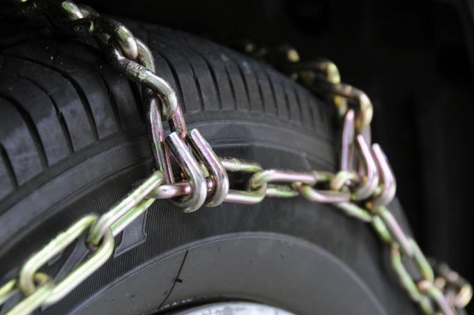 チェーンは駆動輪だけに装着 4輪すべてに巻かない理由とは 自動車情報 ニュース Web Cartop 2ページ目 チェーンは駆動輪だけに装着 4輪すべてに巻かない理由とは 自動車情報 ニュース Web Cartop 2ページ目