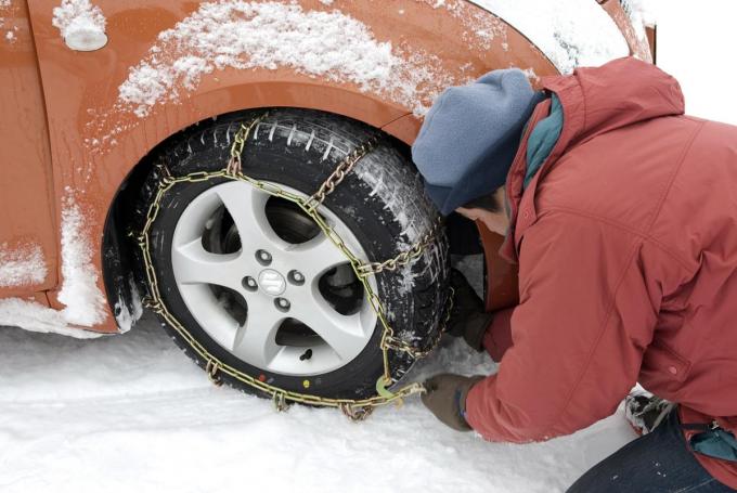 チェーンは駆動輪だけに装着 ４輪すべてに巻かない理由とは 自動車情報 ニュース Web Cartop