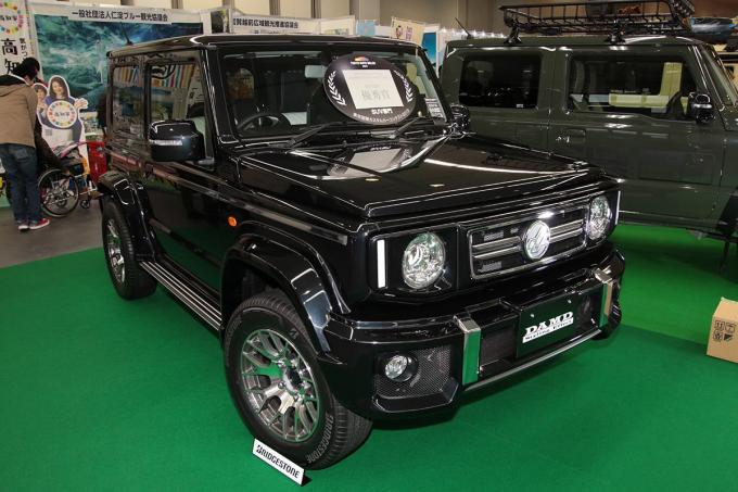 まるで高級輸入suvのよう ダムドのジムニー用ボディキットは圧巻の完成度 大阪オートメッセ19 自動車情報 ニュース Web Cartop 2ページ目