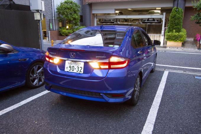 違反じゃないけど周囲はイラッ 教習所では教えてくれない駐車場で守るべきクルマのマナー4選 自動車情報 ニュース Web Cartop 違反じゃないけど周囲はイラッ 教習所では教えてくれない駐車場で守るべきクルマのマナー4選 自動車情報 ニュース Web Cartop