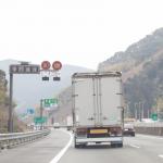 【画像】新東名高速などの制限速度が一部120km/hまで引き上げ！　乗用車とトラックの速度差にキケンはないのか 〜 画像1